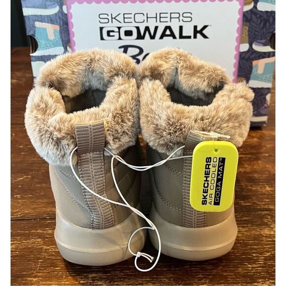 Skechers Women's Easy Going-Frosty Charm Ankle Boot - Picture 5 of 8